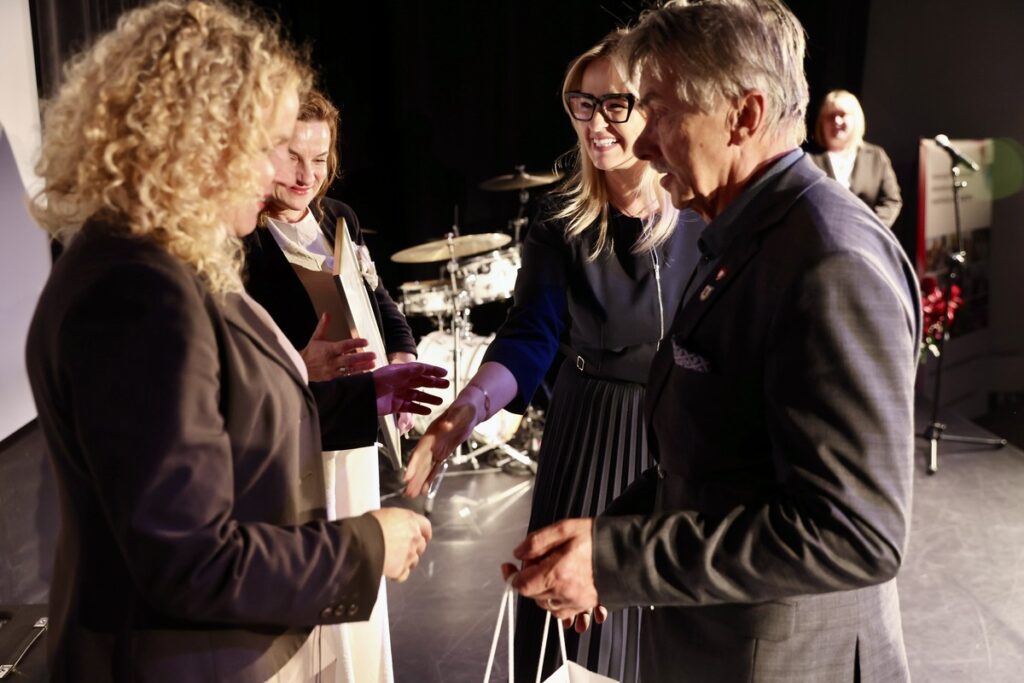 Gala wręczenia nagród w konkursie „Rodzynki z pozarządówki”, fot. Andrzej Goiński/UMWKP