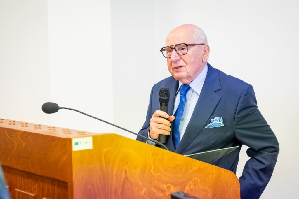 Ceremonia wręczenia medalu, fot. Tomasz Czachorowski/eventphoto dla UMWKP