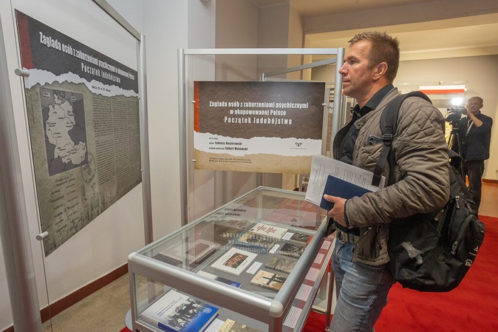 Wernisaż wystawy „Zagłada chorych psychicznie podczas II wojny światowej w okupowanej Polsce. Początek ludobójstwa”, fot. Mikołaj Kuras dla UMWKP