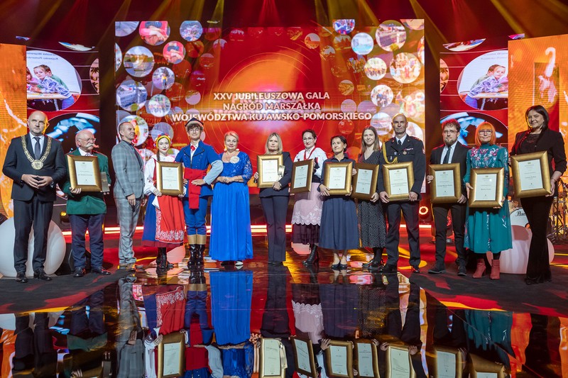 Laureaci Nagród Marszałka w kategorii „Promocja województwa”, fot. Szymon Zdziebło/tarantoga.pl dla UMWKP