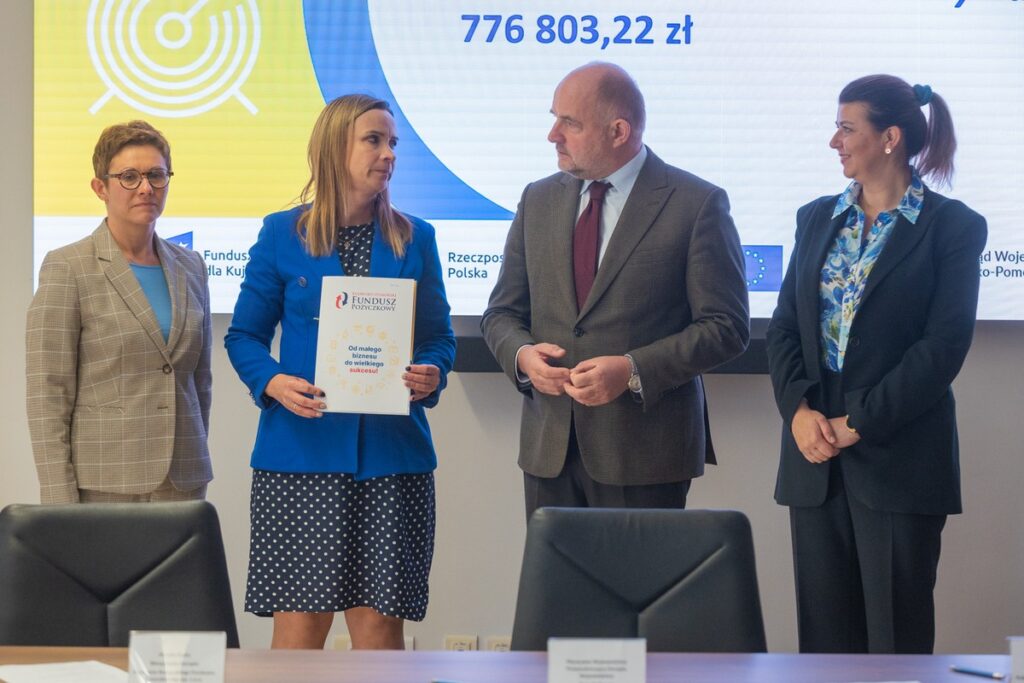 Contract signing ceremony, photo by Mikołaj Kuras for the UMWKP