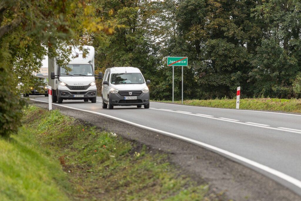 Zmodernizowana DW 412, fot. Szymon Zdziebło/tarantoga.pl dla UMWKP