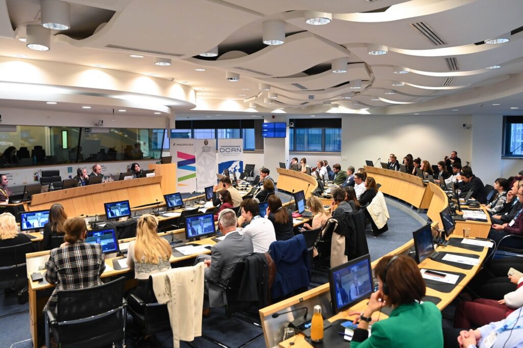 Debata na temat wyzwań demograficznych, fot. EURegionsWeek