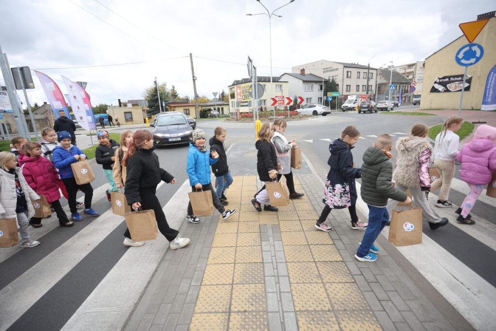 Opening of the roundabout in Golub-Dobrzyń, photo by Mikołaj Kuras for UMWKP