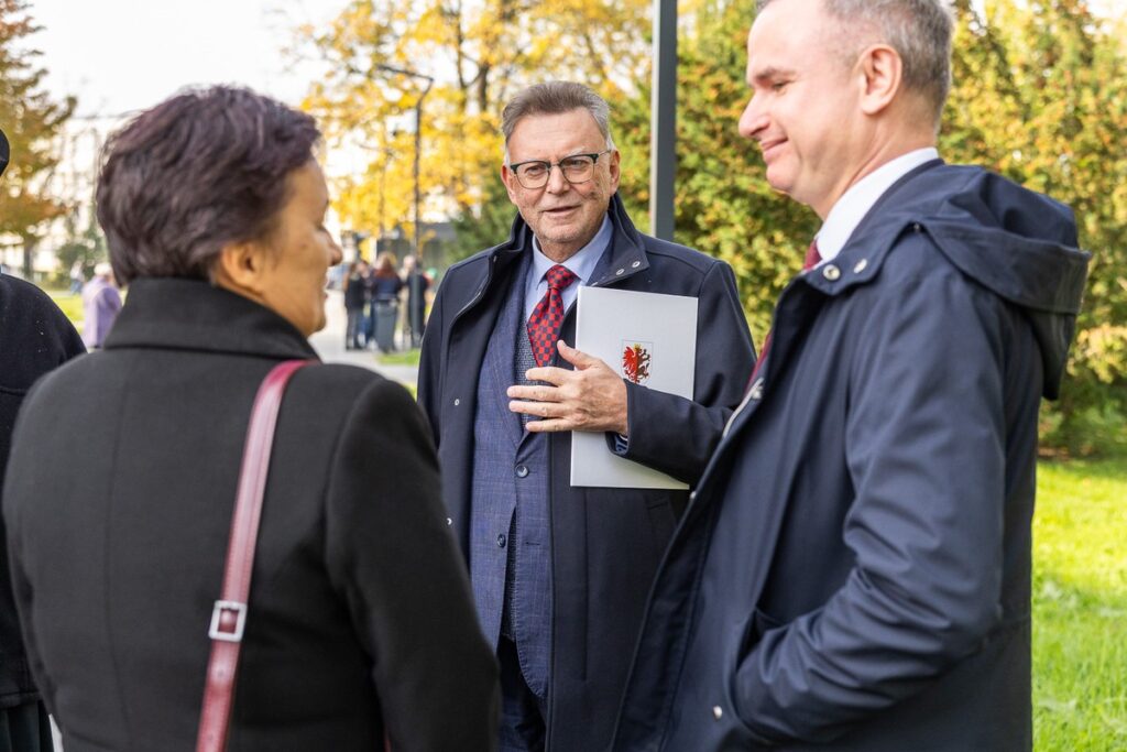 Opening of the outdoor exhibition “Last Stop Kharkiv 1940–2025”, photo by Szymon Zdziebło / tarantoga.pl for UMWKP