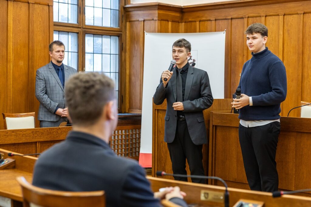 Podsumowanie V. edycji Kuźni liderów regionu, fot. Szymon Zdziebło/tarantoga.pl dla UMWKP