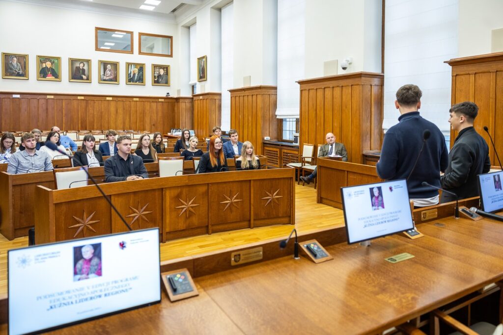 Podsumowanie V. edycji Kuźni liderów regionu, fot. Szymon Zdziebło/tarantoga.pl dla UMWKP