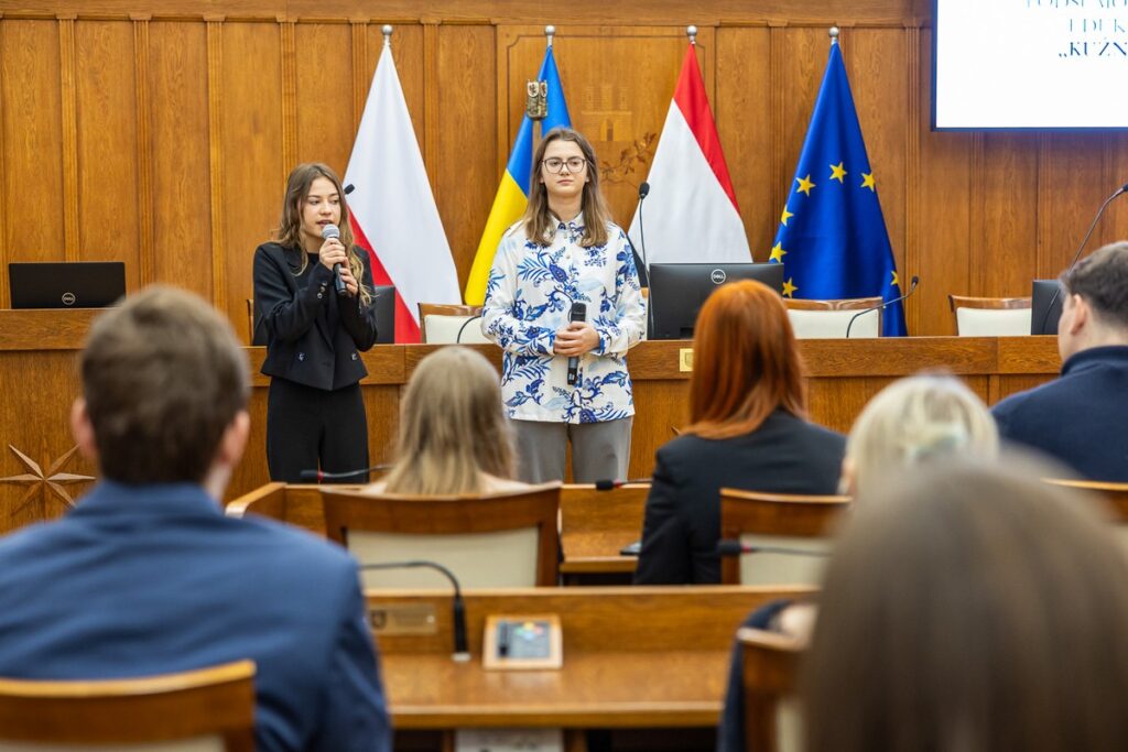 Podsumowanie V. edycji Kuźni liderów regionu, fot. Szymon Zdziebło/tarantoga.pl dla UMWKP