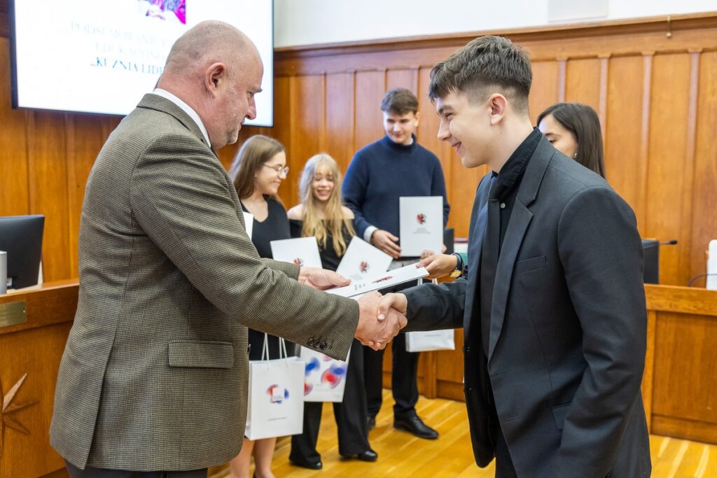 Podsumowanie V. edycji Kuźni liderów regionu, fot. Szymon Zdziebło/tarantoga.pl dla UMWKP