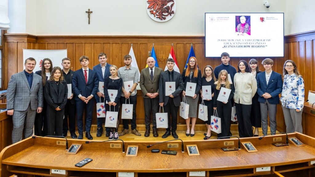 Podsumowanie V. edycji Kuźni liderów regionu, fot. Szymon Zdziebło/tarantoga.pl dla UMWKP