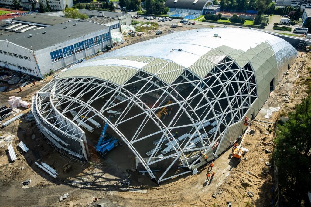 Construction of a sports hall in Bydgoszcz, photo by Tomasz Czachorowski/eventphoto.com.pl for UMWKP