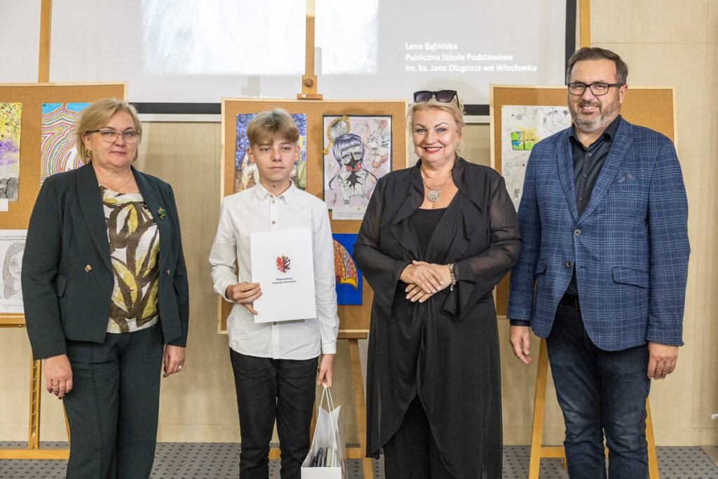 Award ceremony of the art competition “Mental Health – Express It Artistically”, photo by Szymon Zdziebło / tarantoga.pl for UWMKP