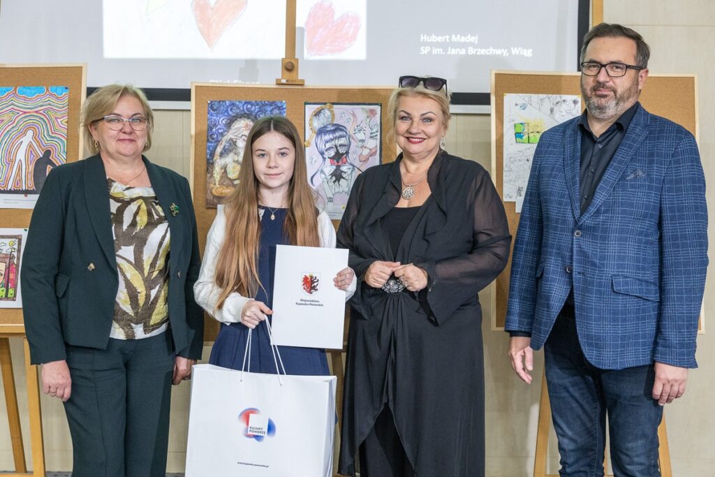 Award ceremony of the art competition “Mental Health – Express It Artistically”, photo by Szymon Zdziebło / tarantoga.pl for UWMKP