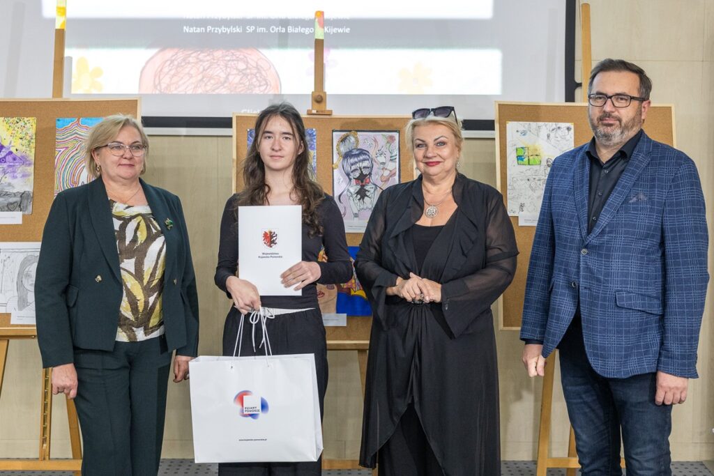 Award ceremony of the art competition “Mental Health – Express It Artistically”, photo by Szymon Zdziebło / tarantoga.pl for UWMKP