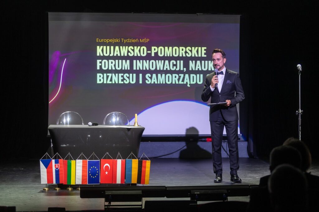 Gala otwarcia Kujawsko-Pomorskiego Forum Innowacji, Nauki, Biznesu i Samorządu, fot. Szymon Zdziebło/tarantoga.pl dla UMWKP
