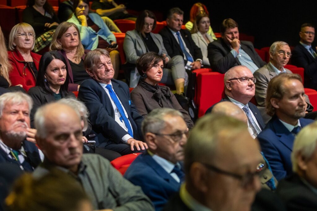 Gala otwarcia Kujawsko-Pomorskiego Forum Innowacji, Nauki, Biznesu i Samorządu, fot. Szymon Zdziebło/tarantoga.pl dla UMWKP