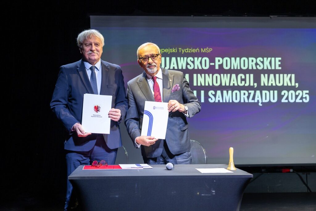Gala otwarcia Kujawsko-Pomorskiego Forum Innowacji, Nauki, Biznesu i Samorządu, fot. Szymon Zdziebło/tarantoga.pl dla UMWKP