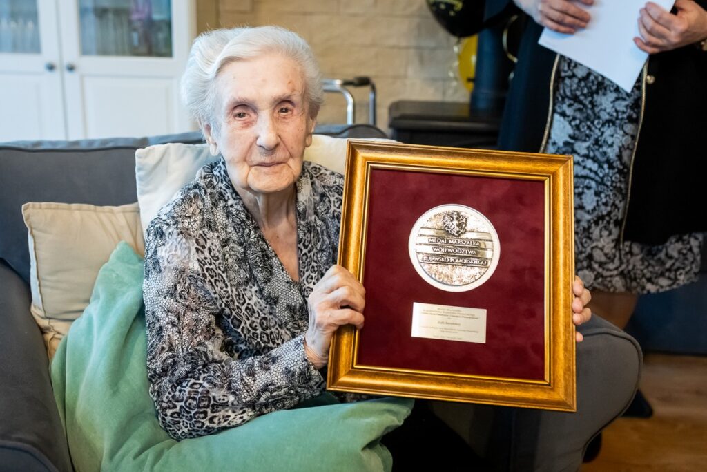 Wręczenie medalu Unitas Durat Zofii Barańskiej, fot. Tomasz Czachorowski/eventphoto.com.pl dla UMWKP