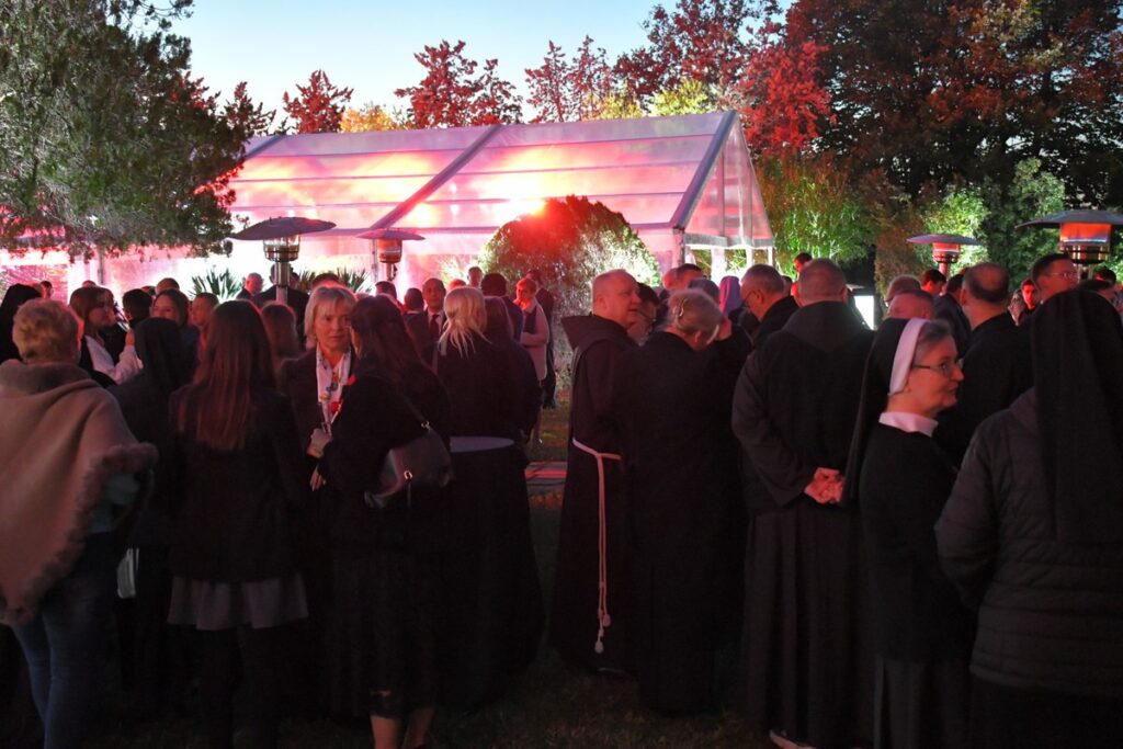Independence Day ceremonial picnic, Embassy of the Republic of Poland to the Holy See, Rome, photo by Joanna Wawrzyniak for UMWP