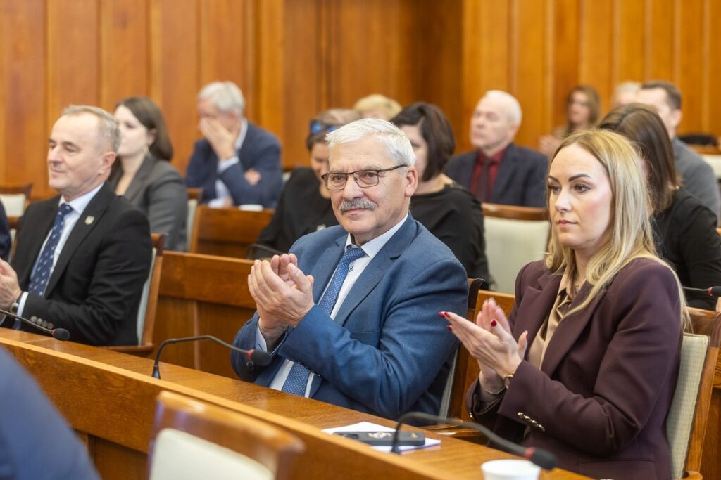 Uroczystość wręczenia umów FEdKP, 17.11.2025, fot. Szymon Zdziebło/tarantoga.pl dla UMWKP