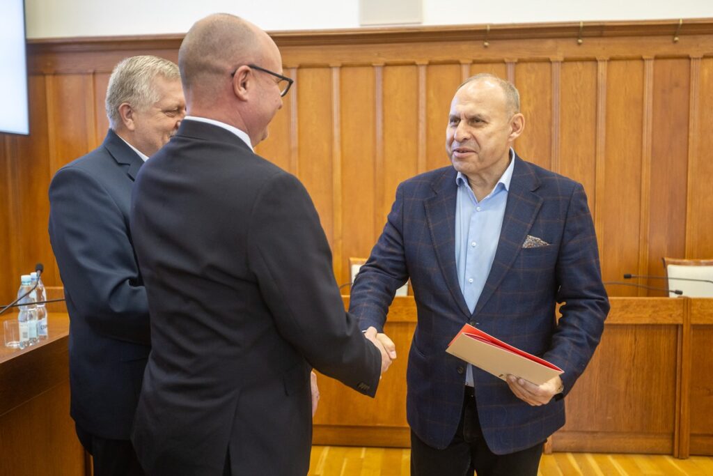 Uroczystość wręczenia umów FEdKP, 17.11.2025, fot. Szymon Zdziebło/tarantoga.pl dla UMWKP