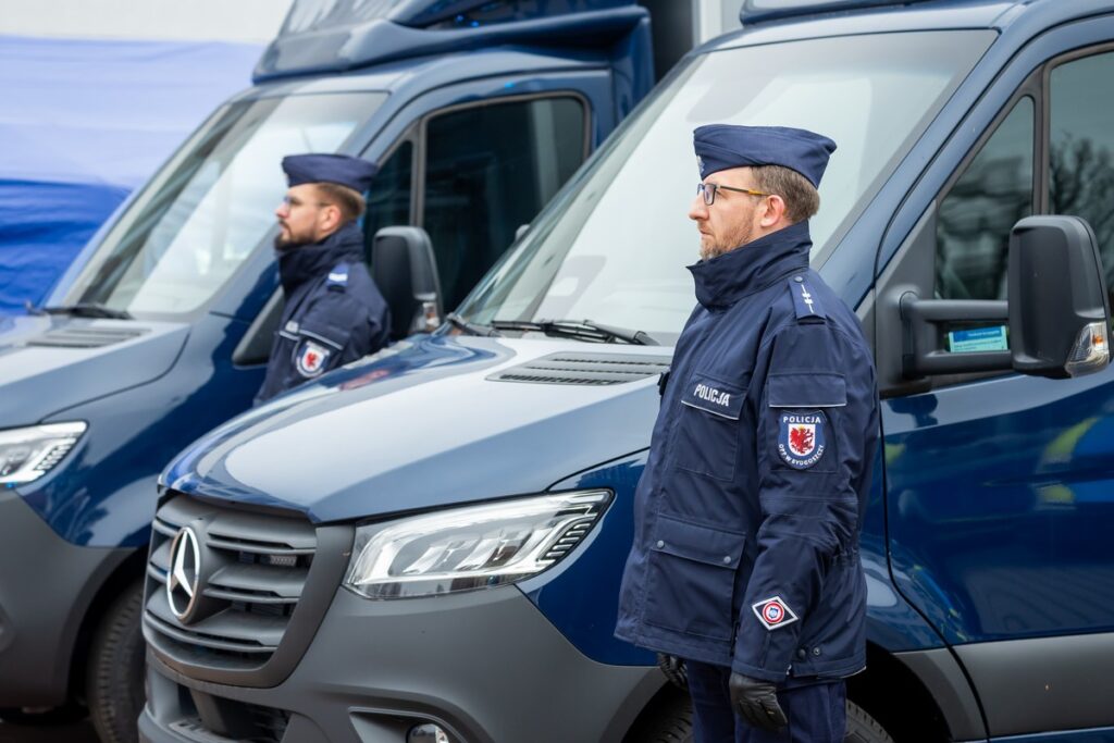 Uroczyste przekazanie sprzętu policji, fot. Tomasz Czachorowski/eventphoto.com.pl dla UMWKP
