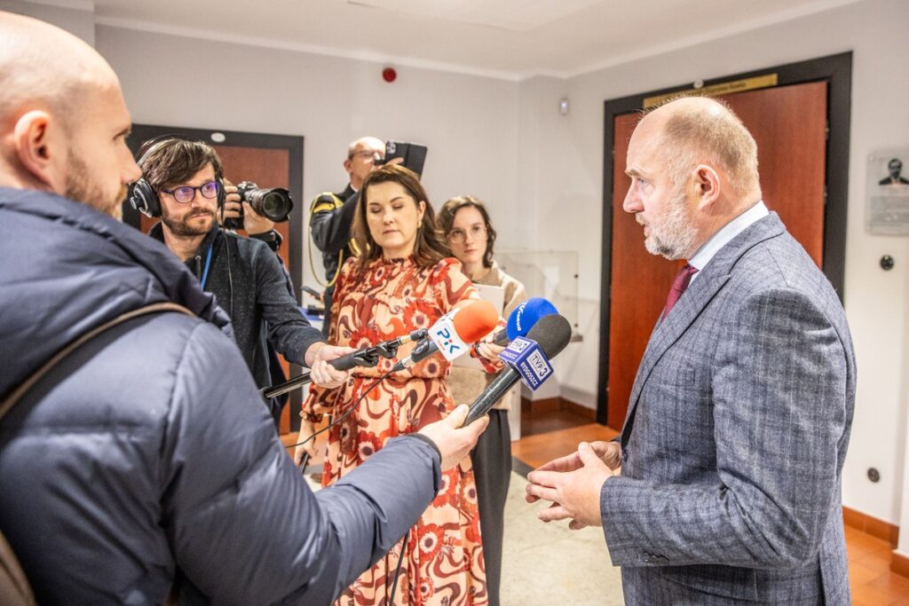 Podpisanie listu intencyjnego ws. rozbudowy systemu radiokomunikacyjnego, fot. Andrzej Goiński/UMWKP