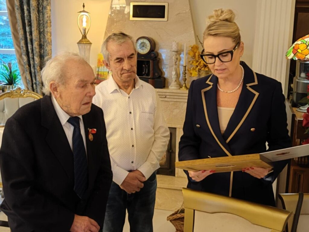 Wręczenie medalu Unitas Durat Stanisławowi Szafrańskiemu, fot. UMWKP