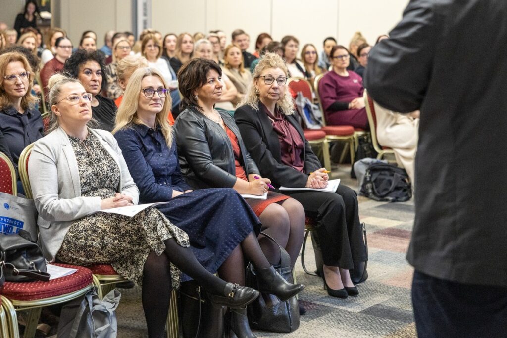 Konferencja Bezpieczne dzieciństwo – partnerstwo na rzecz zdrowia psychicznego i bezpieczeństwa rodzin”, fot. Szymon Zdziebło/tarantoga.pl dla UMWKP