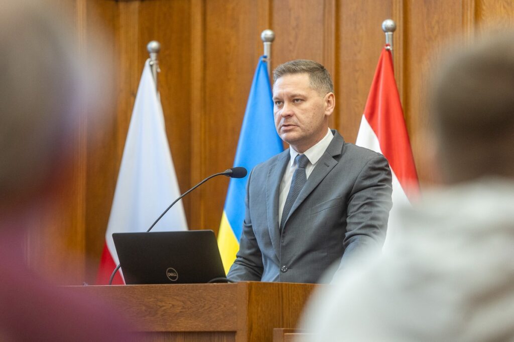 XV sesja osób z niepełnosprawnościami, fot. Szymon Zdziebło/tarantoga.pl dla UMWKP