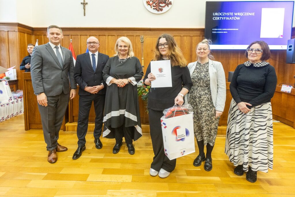 XV sesja osób z niepełnosprawnościami, fot. Szymon Zdziebło/tarantoga.pl dla UMWKP