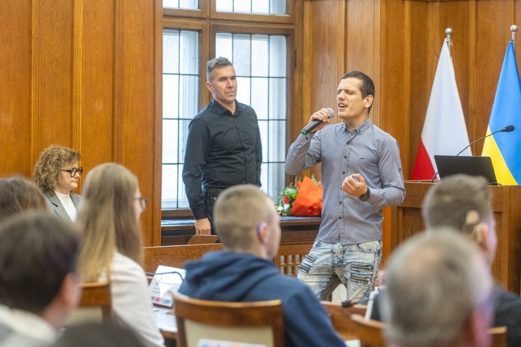 XV sesja osób z niepełnosprawnościami, fot. Szymon Zdziebło/tarantoga.pl dla UMWKP