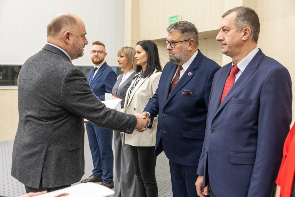 Oath-taking ceremony for officials, 4 December 2025, photo by Szymon Zdziebło/tarantoga.pl for UMWKP
