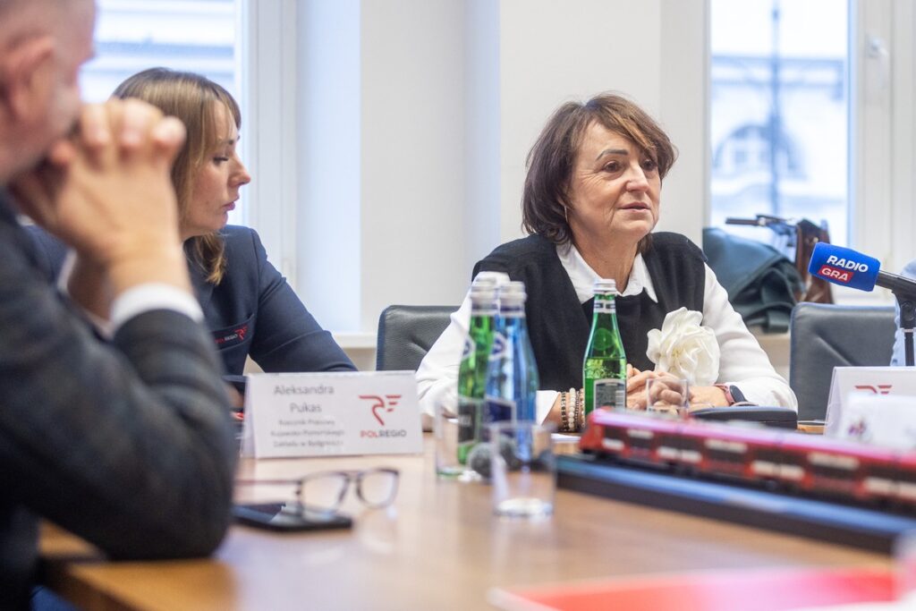 Konferencja dotycząca nowego rozkładu jazdy pociągów, fot. Szymon Zdziebło/tarantoga.pl dla UMWKP