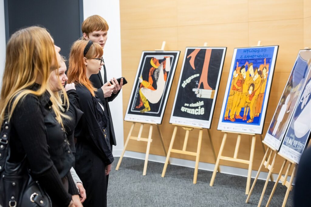 Wręczenie nagród w konkursie plastycznym „Plakat! Akcja! Reakcja!”, fot. Tomasz Czachorowski/eventphoto.com.pl dla UMWKP