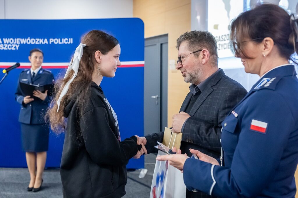 Wręczenie nagród w konkursie plastycznym „Plakat! Akcja! Reakcja!”, fot. Tomasz Czachorowski/eventphoto.com.pl dla UMWKP
