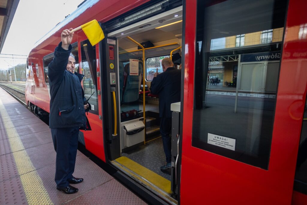 Inauguracja połączeń do Ciechocinka, fot. Mikołaj Kuras dla UMWKP