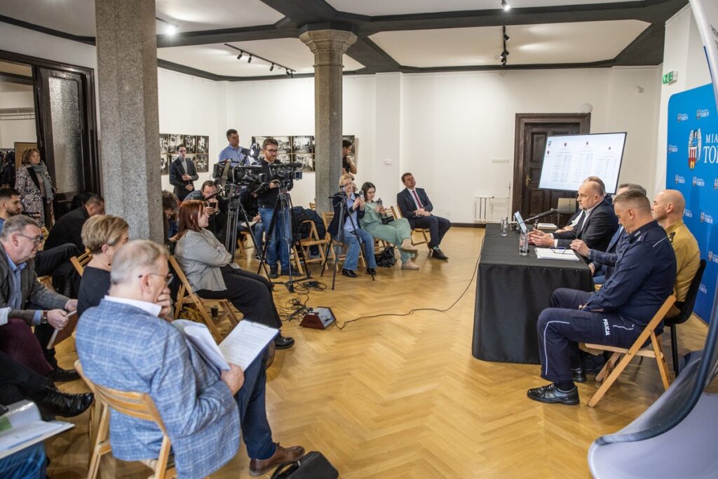 Meeting on the organisation of “Sylwestrowa Moc Przebojów”, photo by Andrzej Goiński/UMWKP
