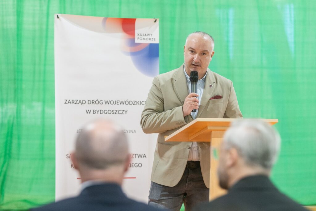 Otwarcie zmodernizowanej drogi wojewódzkiej nr 563, fot. Szymon Zdziebło/tarantoga.pl dla UMWKP