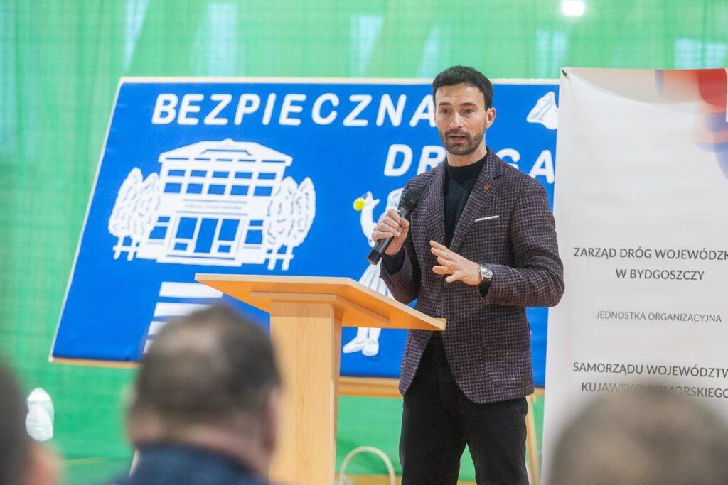 Otwarcie zmodernizowanej drogi wojewódzkiej nr 563, fot. Szymon Zdziebło/tarantoga.pl dla UMWKP