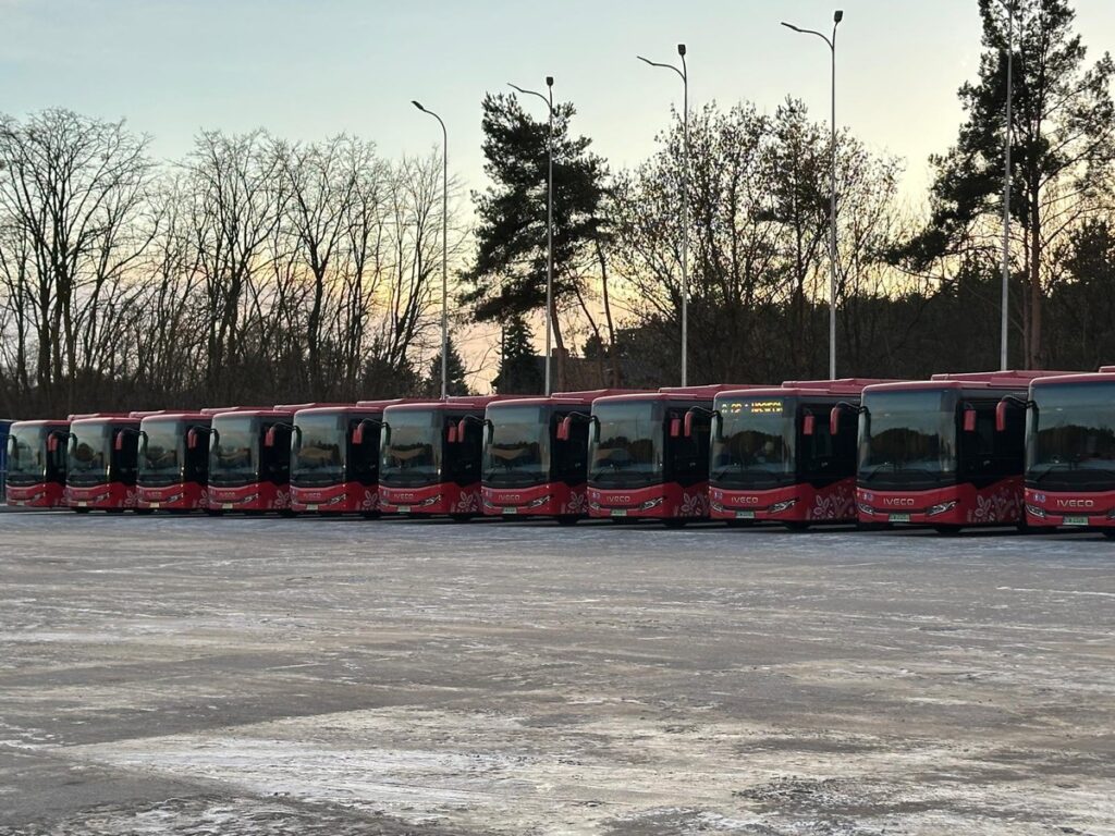 The reception of modern buses by Marshal Piotr Całbecki in Włocławek, photo by Dawid Tłuchowski
