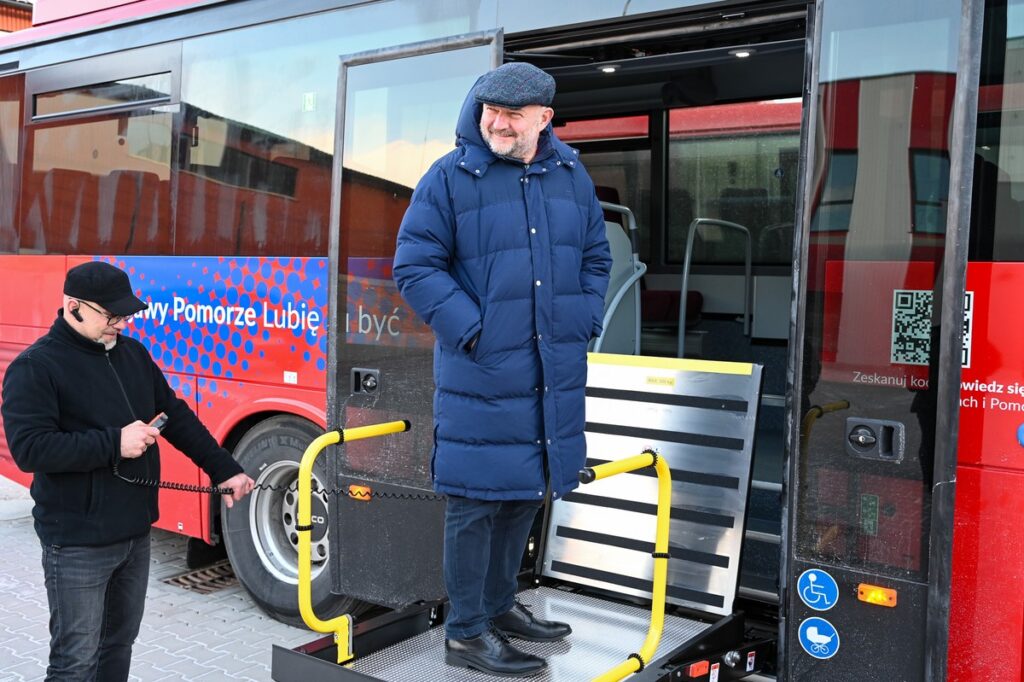 The reception of modern buses by Marshal Piotr Całbecki in Włocławek, photo by Dawid Tłuchowski