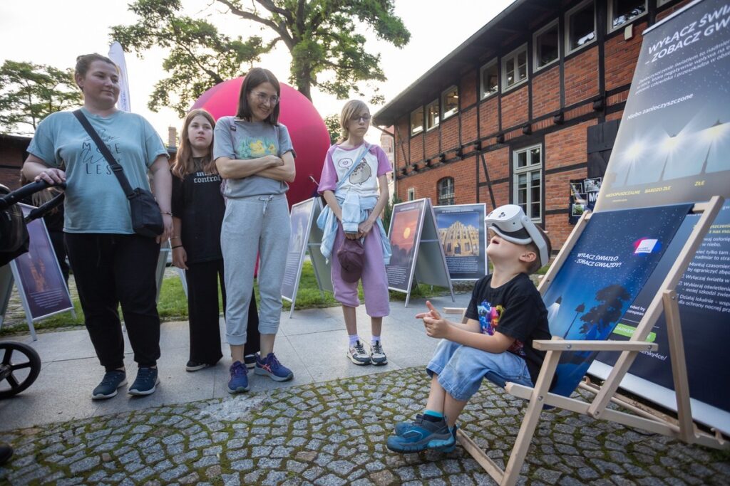 „Powrót na Księżyc” – naukowy piknik pod gwiazdami w Toruniu, fot. Mikołaj Kuras