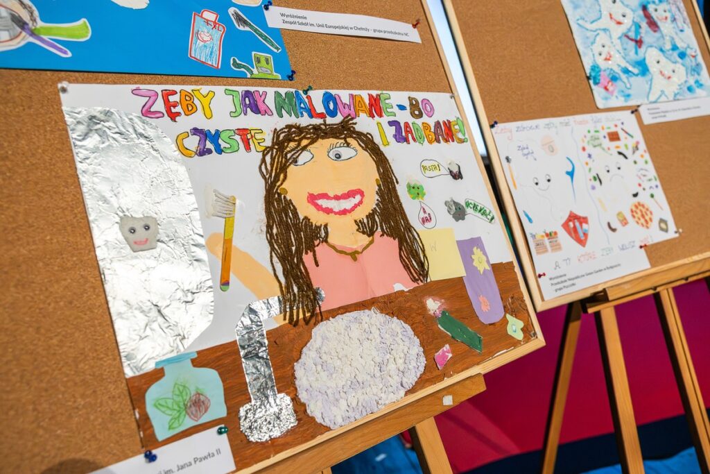 Wręczenie nagród w konkursie Zęby jak malowane 2025 fot. Szymon Zdziebło dla UMWKP