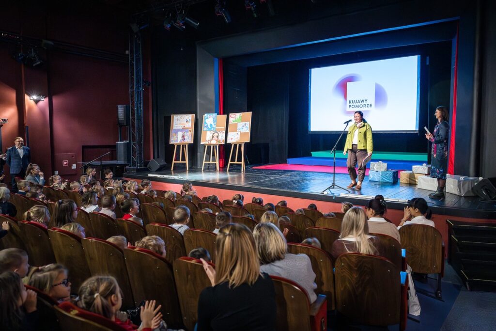 Wręczenie nagród w konkursie Zęby jak malowane 2025 fot. Szymon Zdziebło dla UMWKP