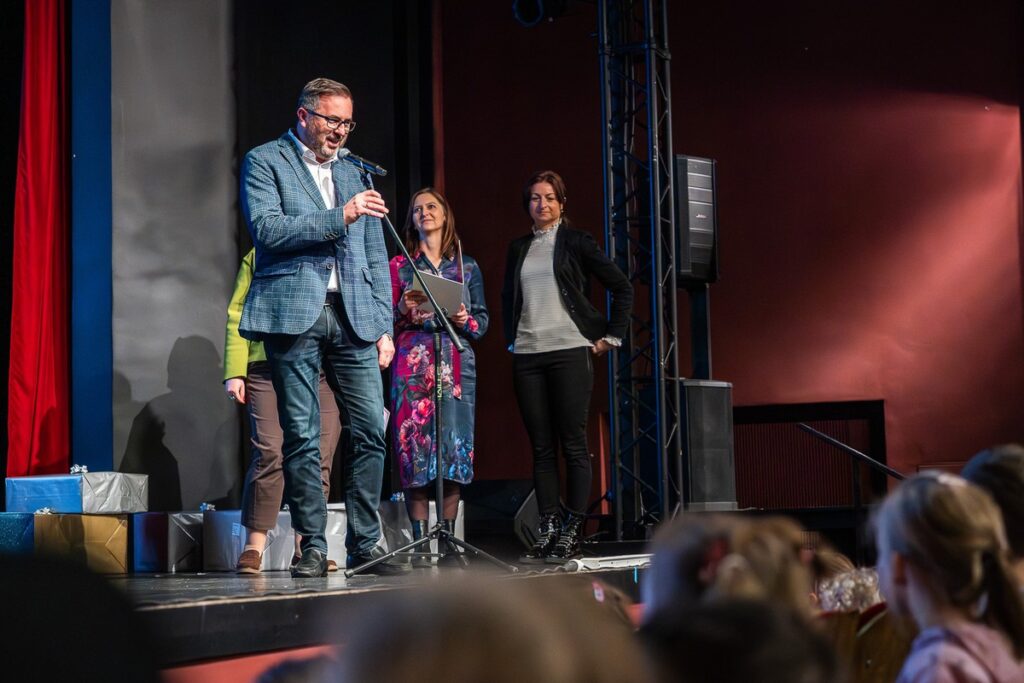 Wręczenie nagród w konkursie Zęby jak malowane 2025 fot. Szymon Zdziebło dla UMWKP