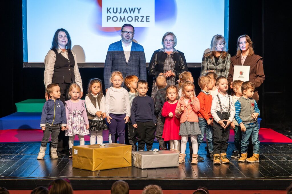 Wręczenie nagród w konkursie Zęby jak malowane 2025 fot. Szymon Zdziebło dla UMWKP