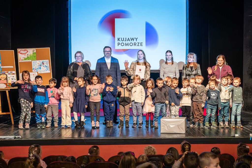 Wręczenie nagród w konkursie Zęby jak malowane 2025 fot. Szymon Zdziebło dla UMWKP