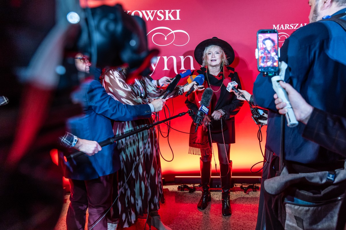 Aktorka Katarzyna Figura na Marszałkowskim Balu Dobroczynnym w Toruniu, fot. Andrzej Goiński