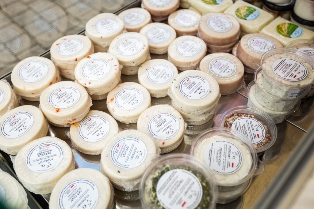 Artisanal goat cheeses, photo by Szymon Zdziebło/tarantoga.pl for the Marshal’s Office of the Kujawsko-Pomorskie Region